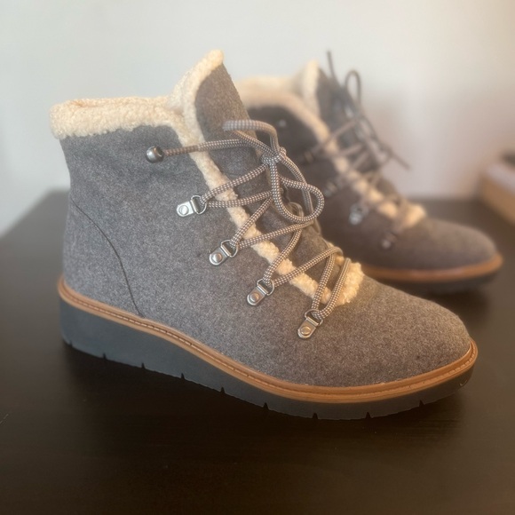 Dr. Scholl’s Women’s Size 10 Memory Foam Faux Fur Winter Boots - Never Worn! - Picture 1 of 4
